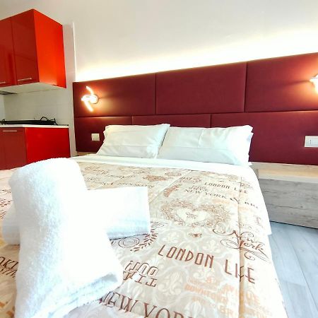 Residence Cristine Riva del Garda Exterior foto